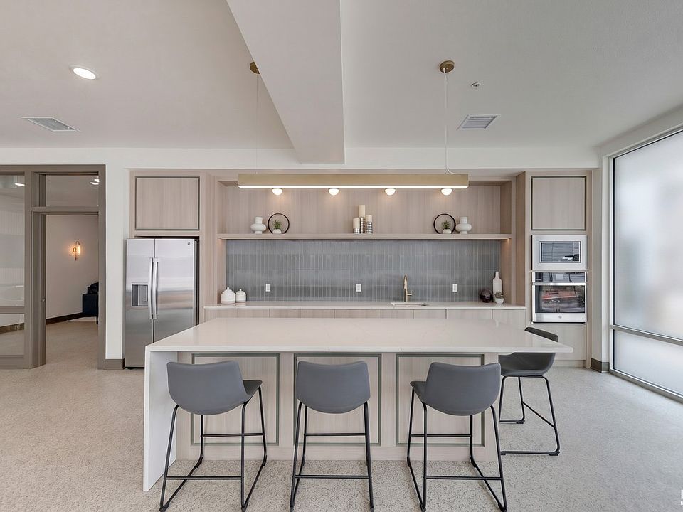 Clubhouse, Kitchen