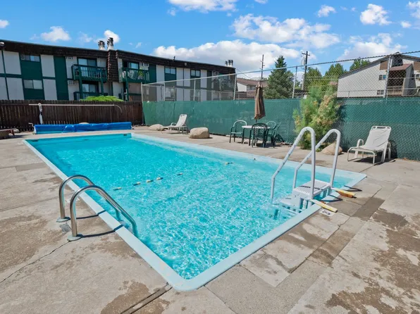 2121 E Upriver Dr APT 15, Spokane, WA 99207