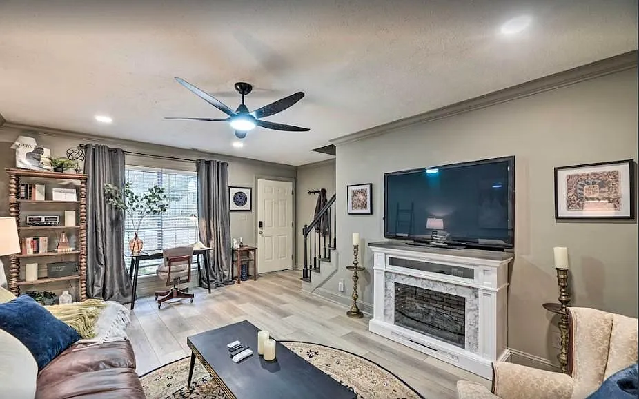 1422 Woodland Dr