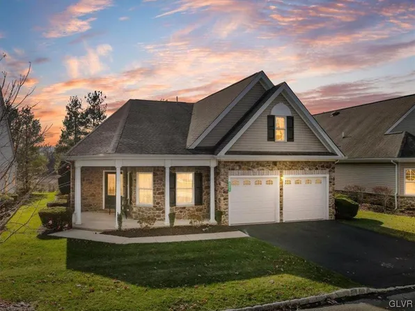 4088 Pine Hurst Dr, Northampton, PA 18067
