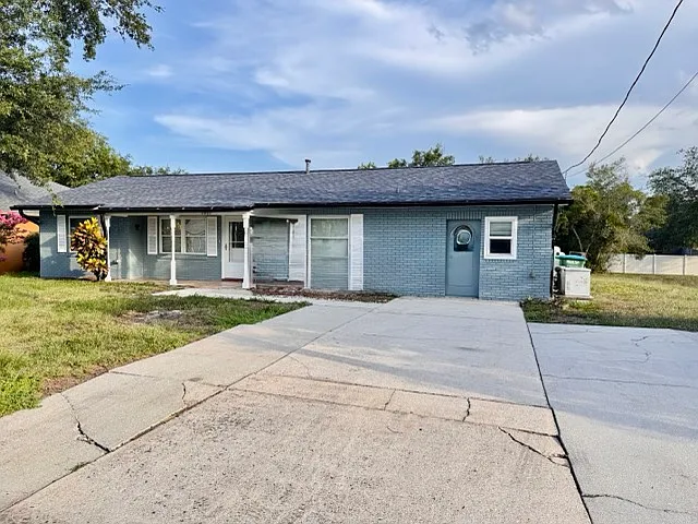 1911 S Palomar Dr