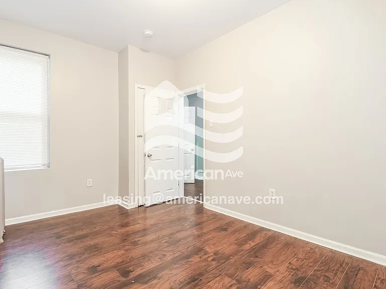 1539296_012_bedroom_13741811.jpg