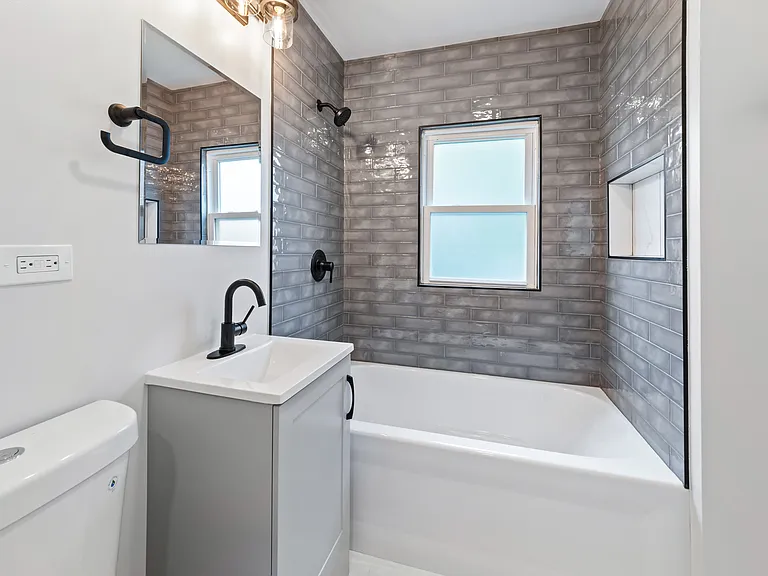 5002 W Gunnison St #2 — Photo 6