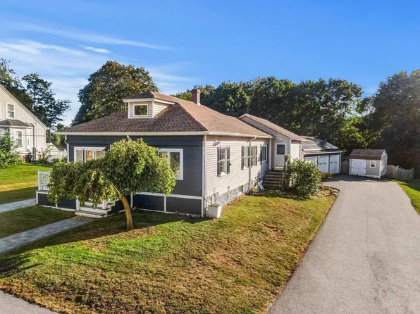 91 Currier St, Methuen, MA 01844