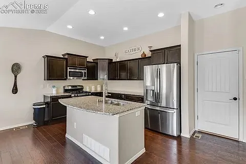 12745 Mission Meadow Dr — Photo 2