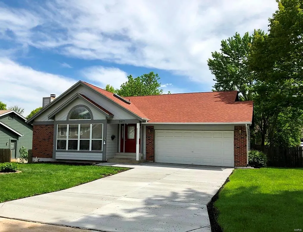 967 Aldershot Ct photo 1