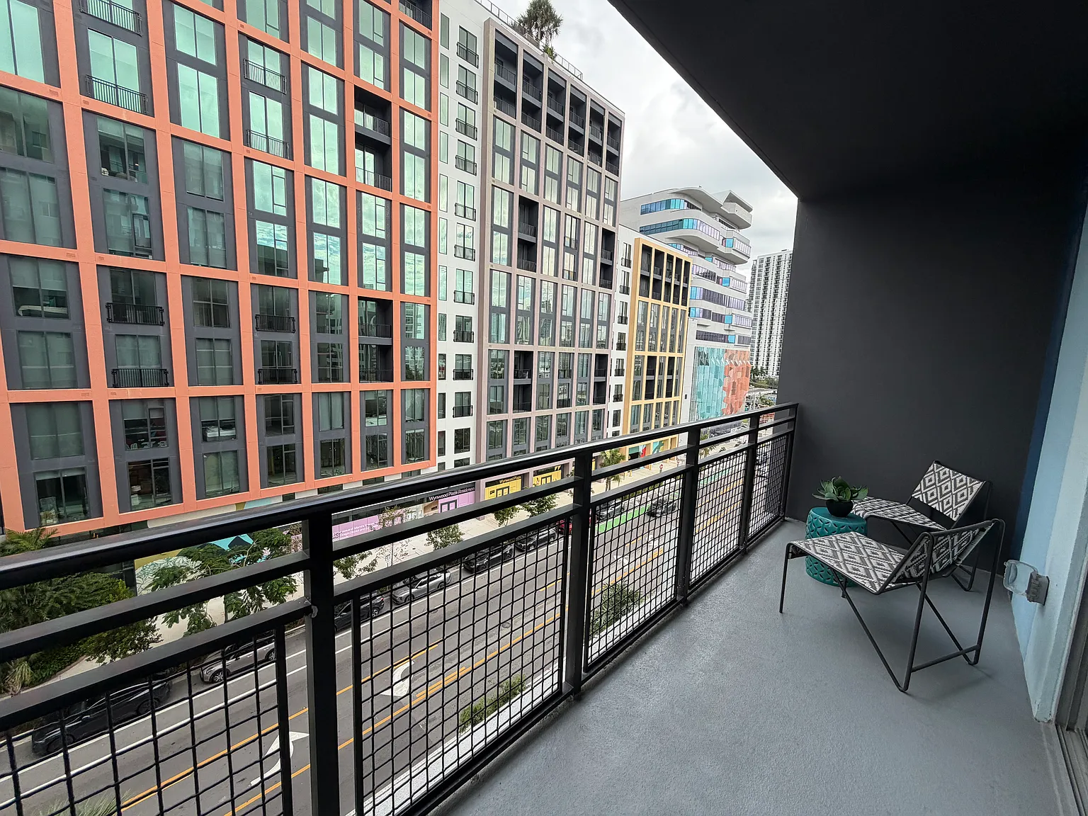 Studio, 640 sqft, $2,011 — Photo 4