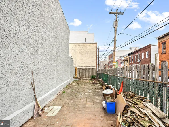 2818 Amber St, Philadelphia, PA 19134