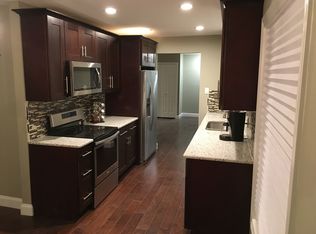5363 W Briarcliff Knoll Dr, West Bloomfield, MI 48322