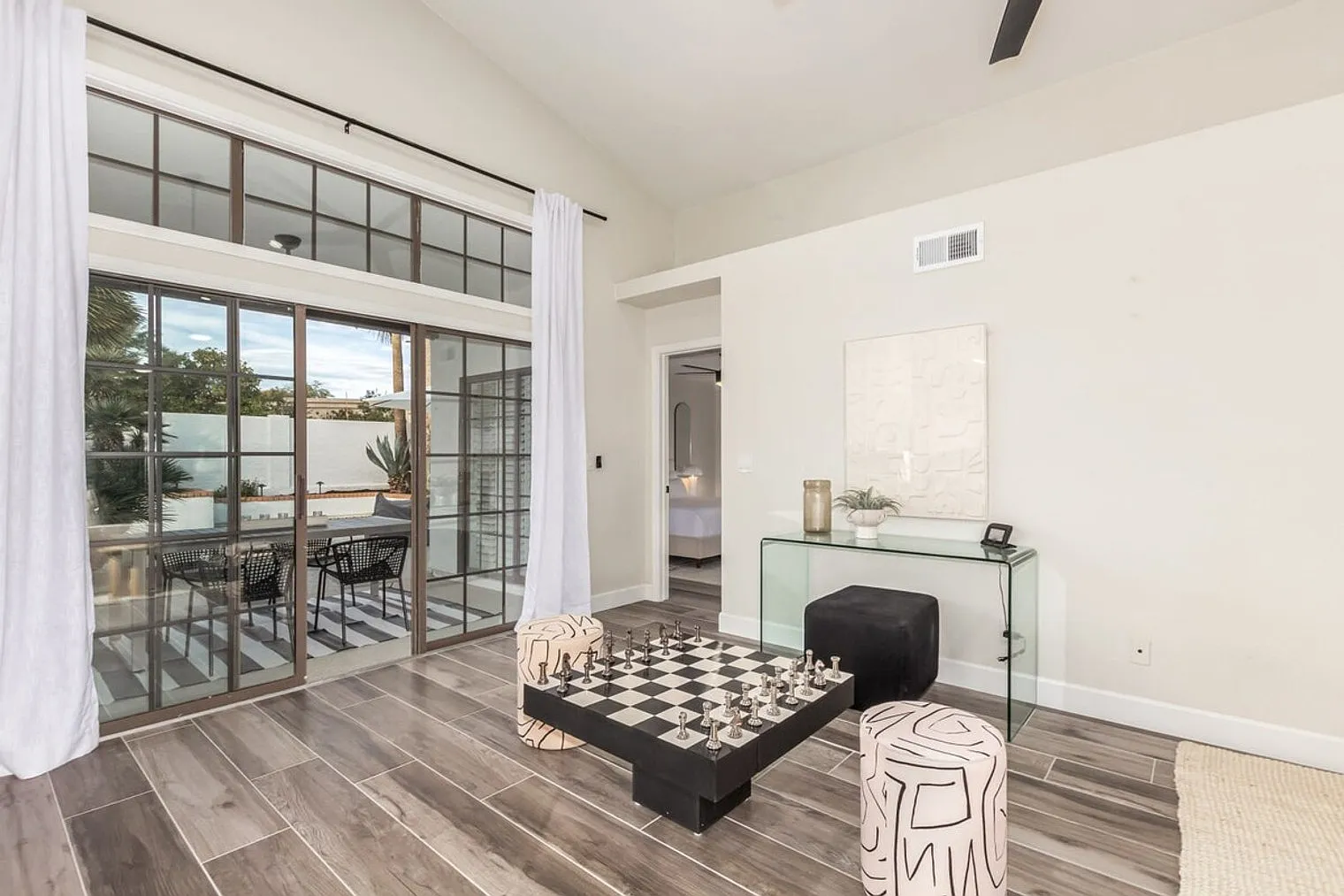 4 bed, 3.0 bath, 2292 sqft, $6,657 — Photo 4