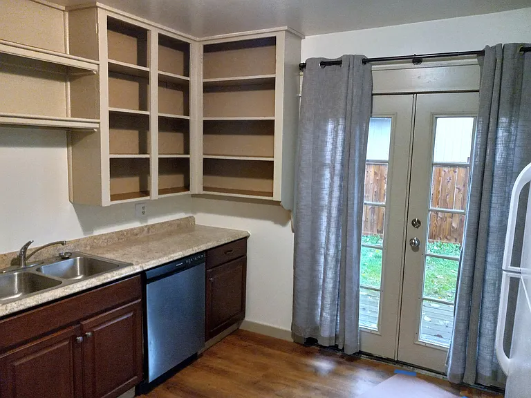1303 Division St NW — Photo 9