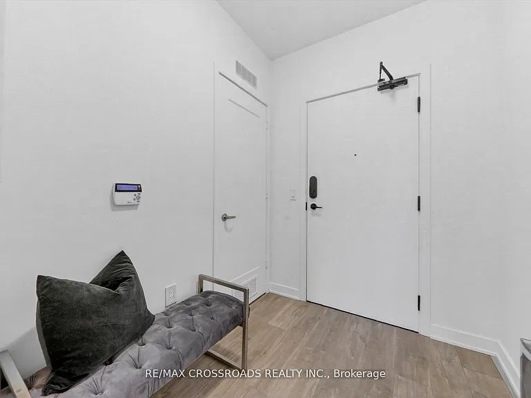 70 Princess St #406 — Photo 3