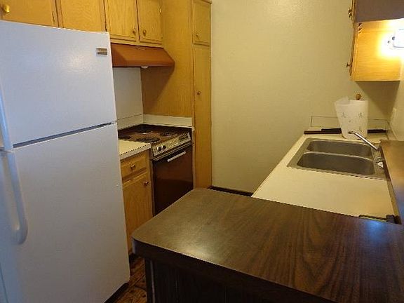3rd image of 1516 E Grand Ave APT 204