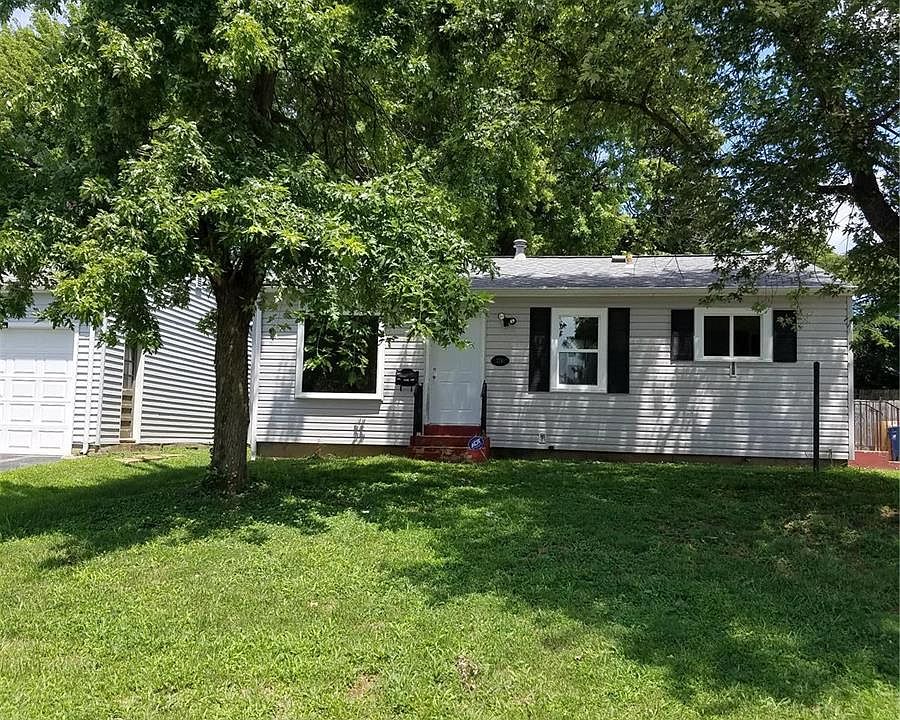 1st image of 2741 Chatham Dr