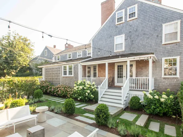 8 Ash St, Nantucket, MA 02554
