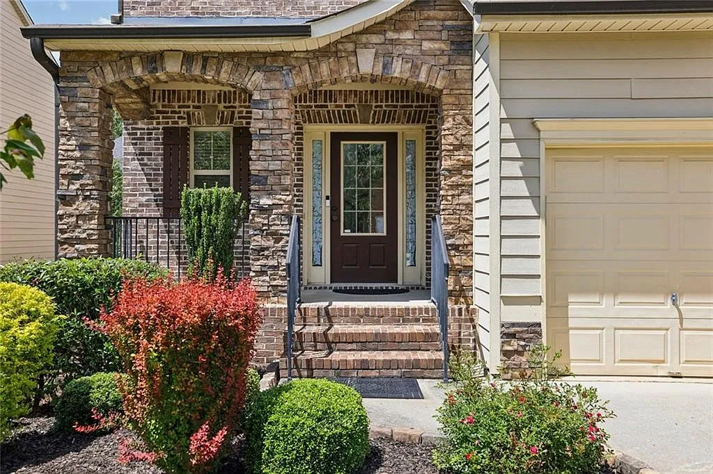 5 bed, 4711 sqft, $3,500 — Photo 3