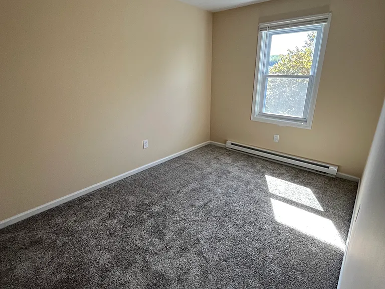 140 New Haven Ave #B — Photo 10