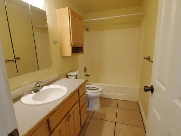 2701 Saint Clair St — Photo 20