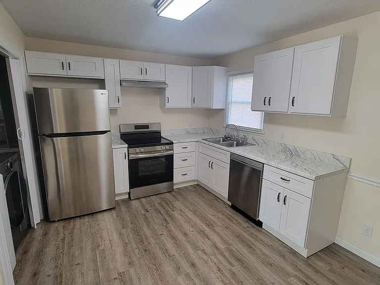 1819 Stargazer Ave — Photo 4