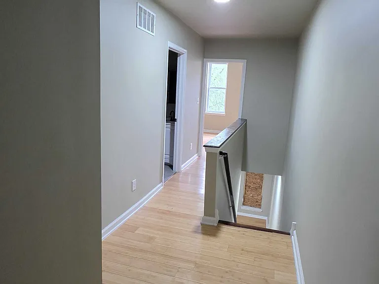 2405 Francis St — Photo 9