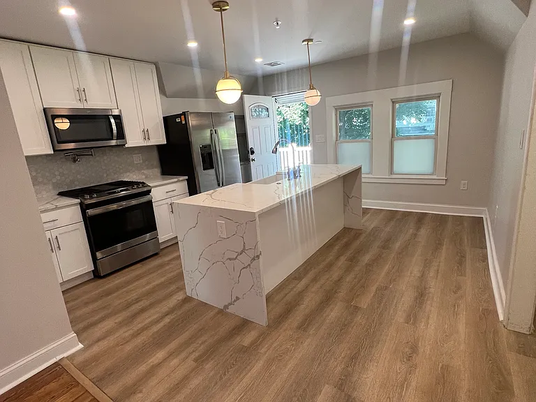12 York St #1 — Photo 3