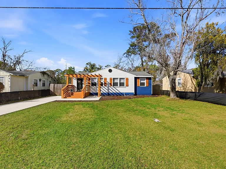 5327 Lexington Ave — Photo 34