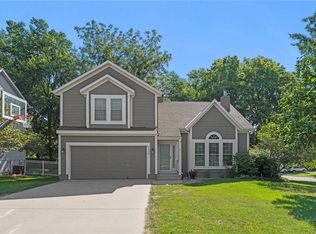 21894 S Roosevelt St, Spring Hill, KS 66083