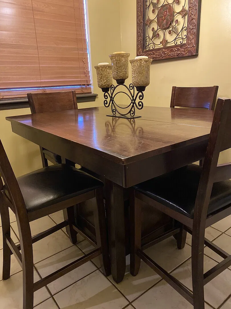 Charming 3 Bedroom 2 Bath Home — Photo 4