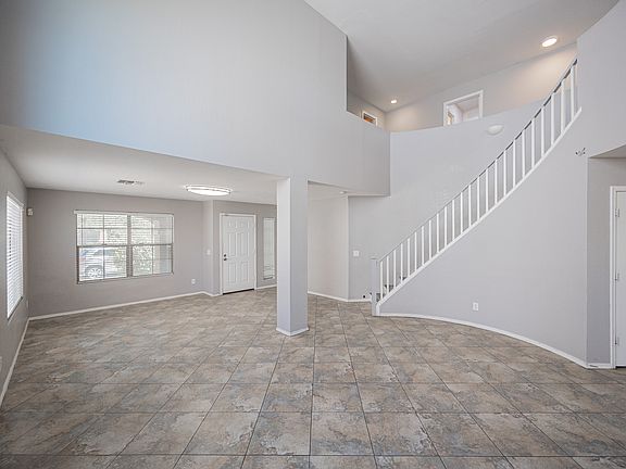 5th image of 2913 W Fremont Rd