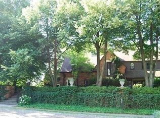 1050 Wimbleton Dr, Birmingham, MI