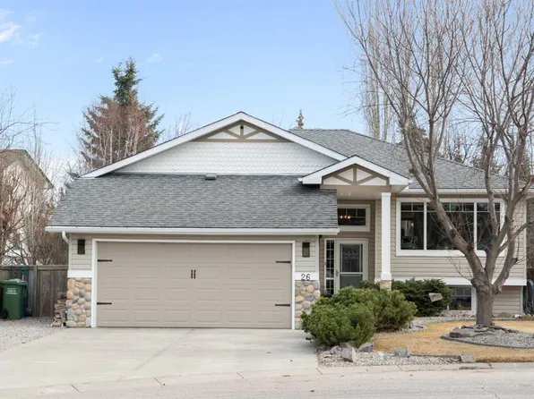 26 NW Bow Close, Cochrane, AB T4C 1M9