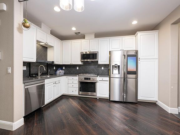4th image of 630 Bair Island Rd Unit 113