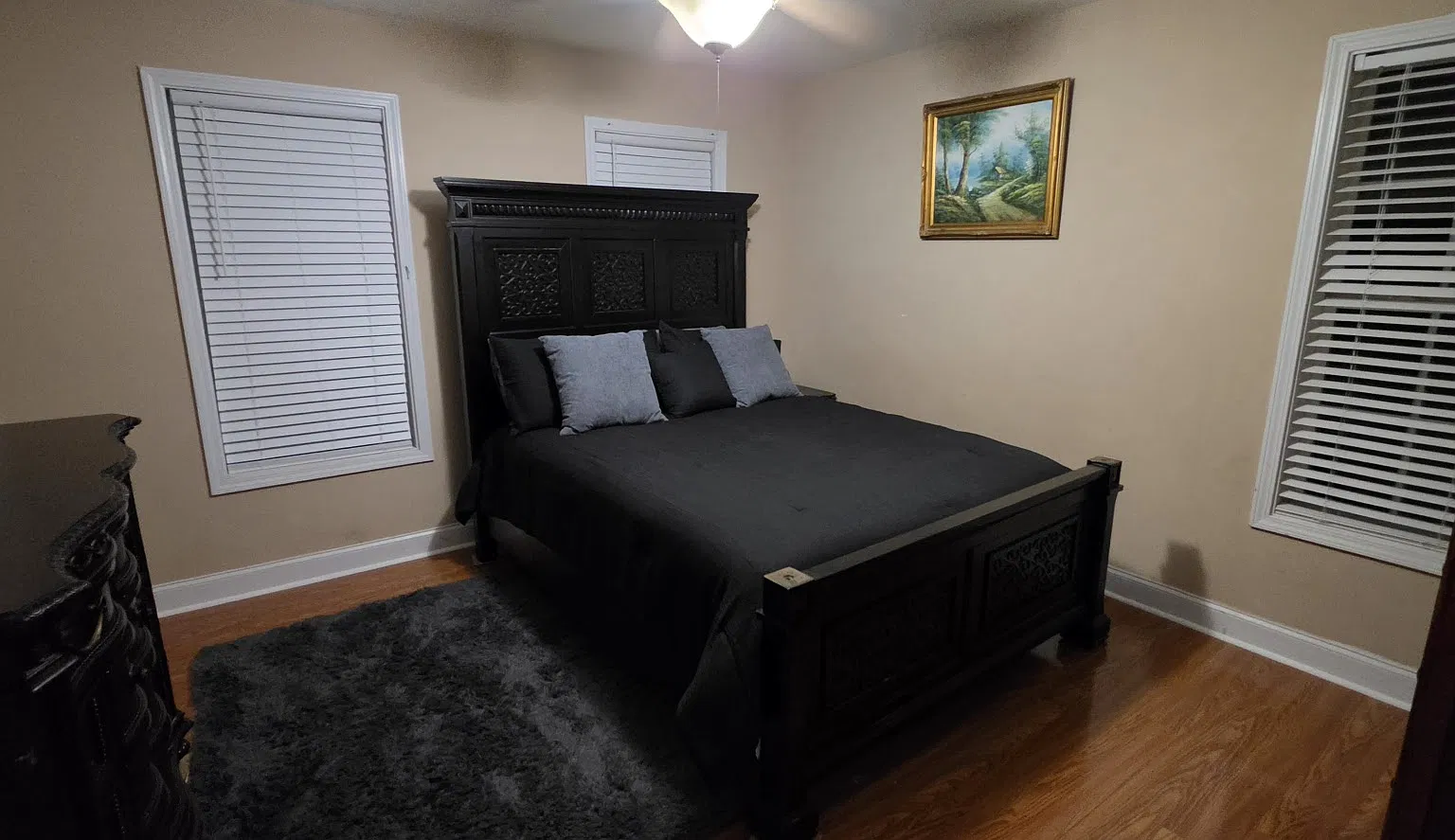 5 bed, 3284 sqft, $850 — Photo 1
