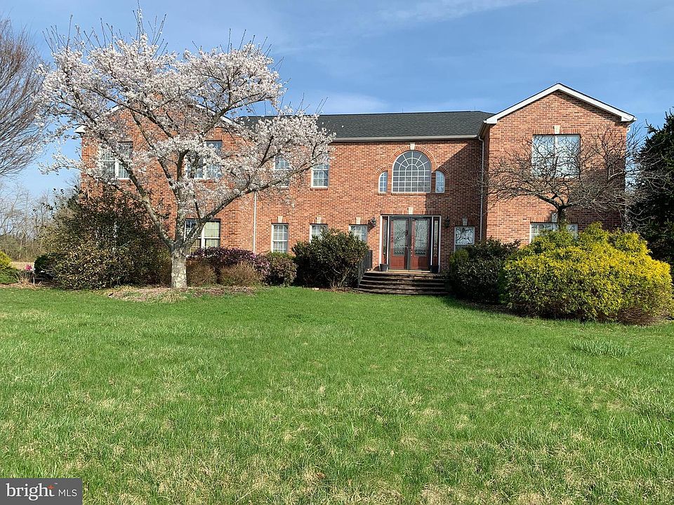 1st image of 163 Sharon Rd
