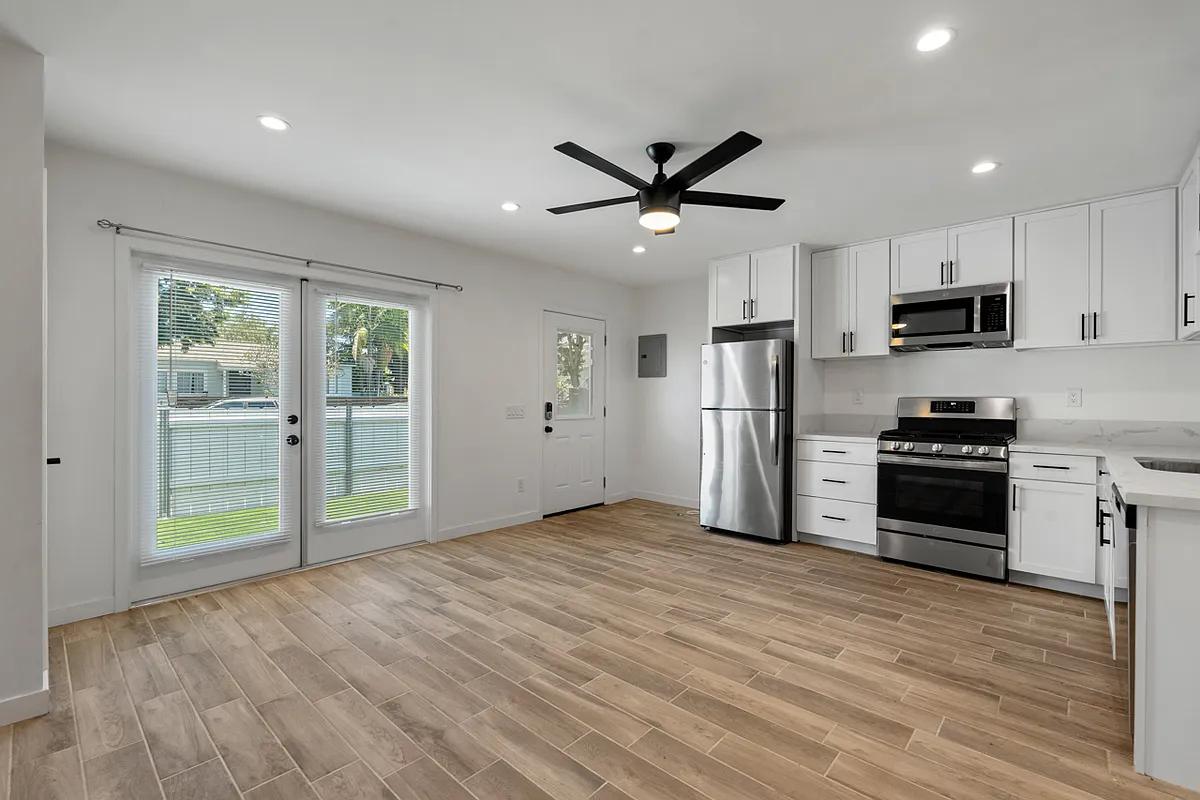 Building Photo - 4781 Long Branch Ave #1