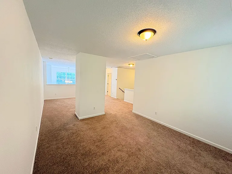 390 Gardners Cir — Photo 19