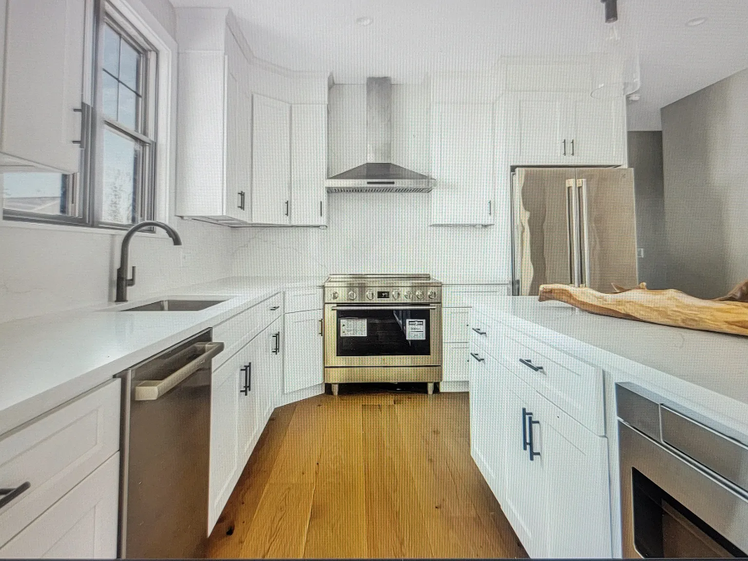 4 bed, 2500 sqft, $5,500 — Photo 4