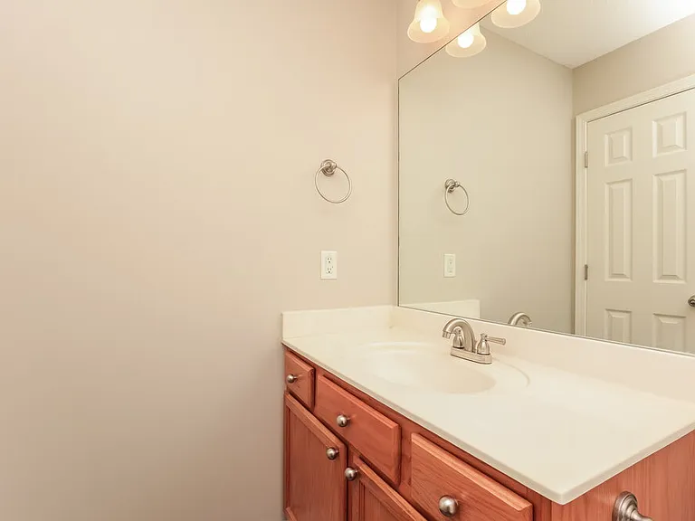1316 S Hampton Ct — Photo 18