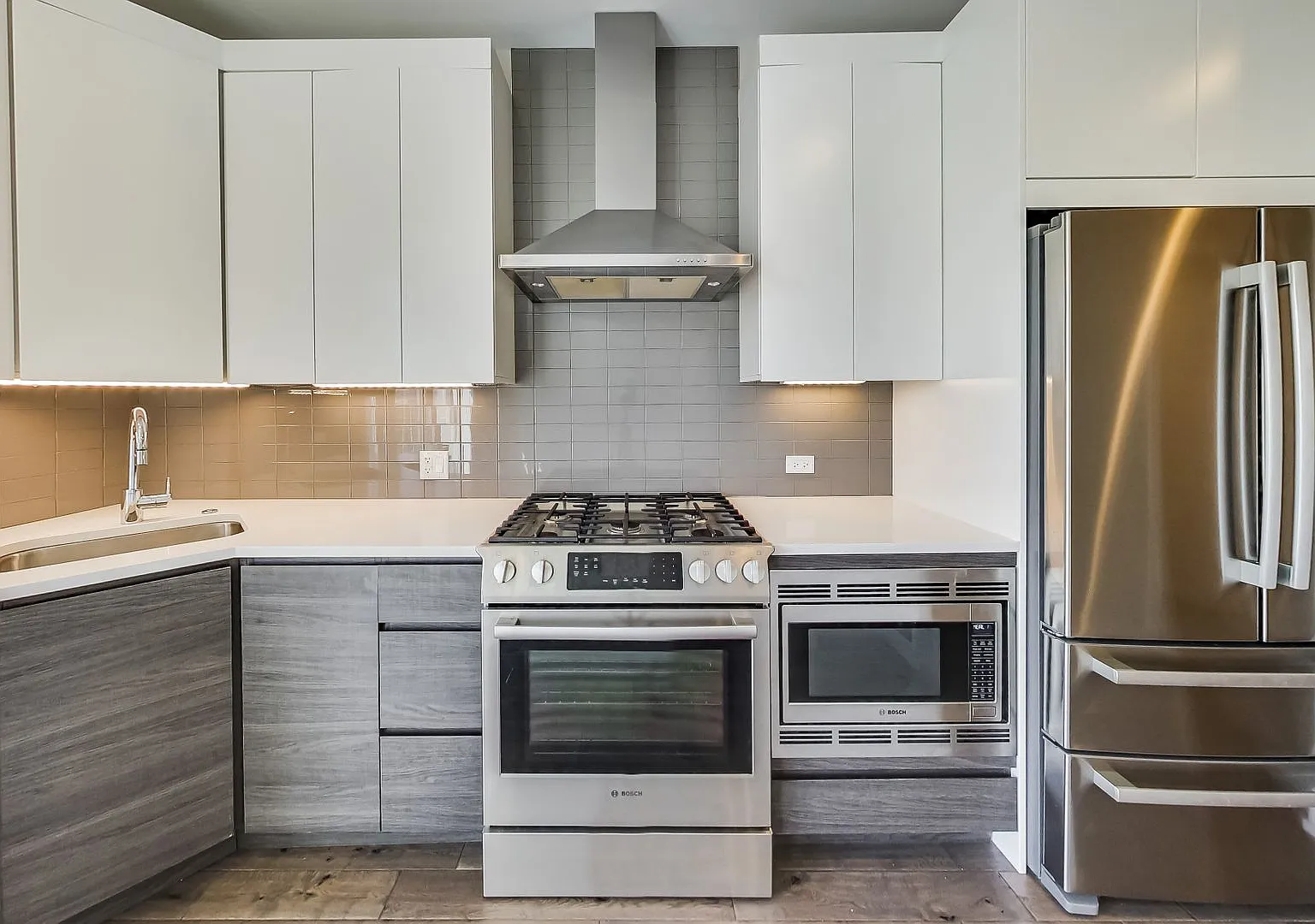 317 W Evergreen Ave — Photo 3