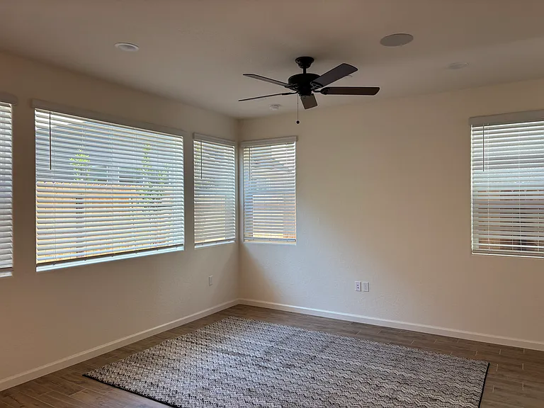 1538 Redbrick Ln — Photo 3