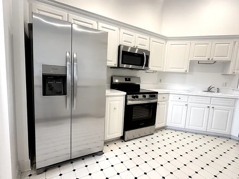 447 Enclave Pl — Photo 6