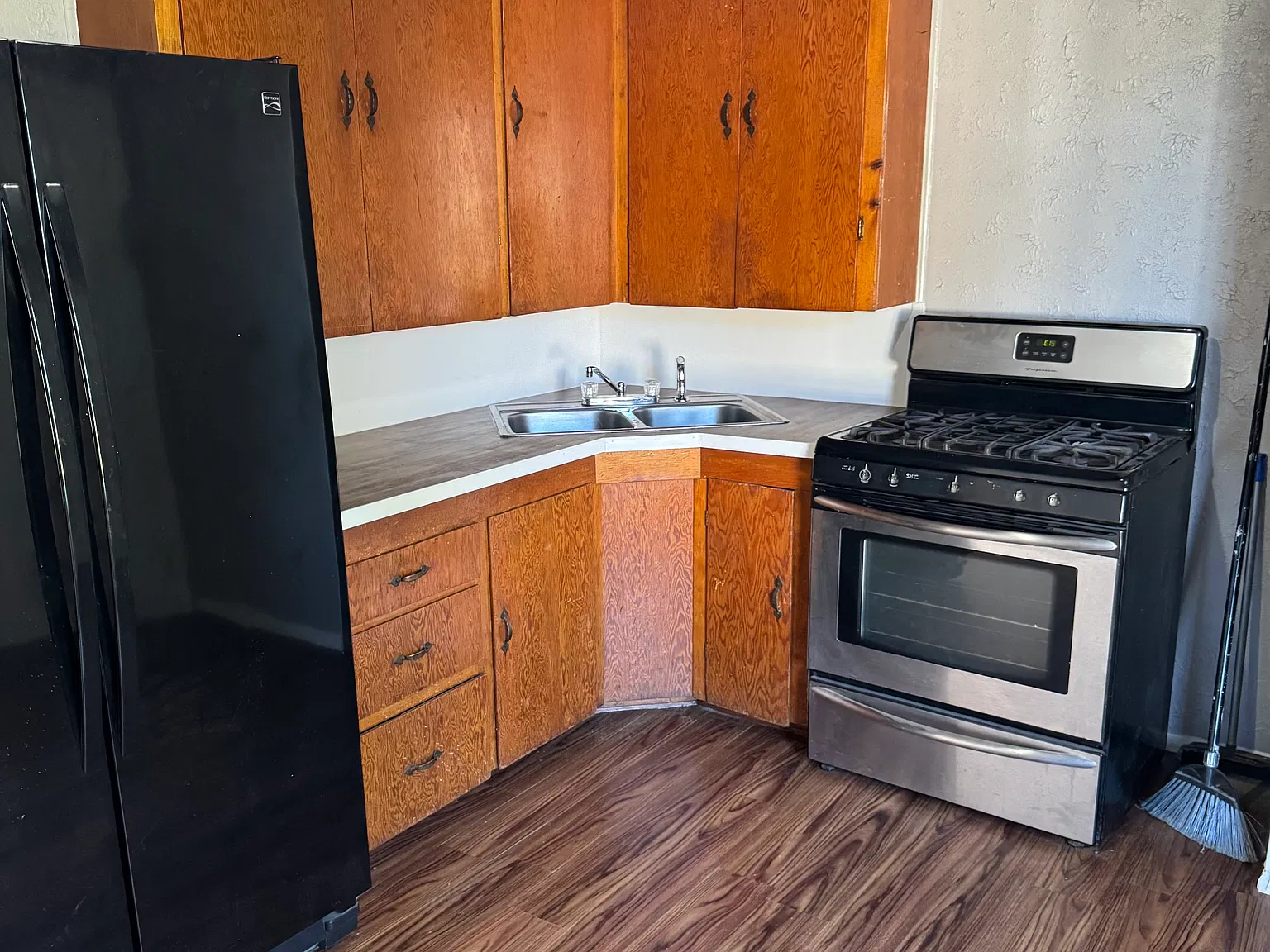 2 bed, 850 sqft, $1,250 — Photo 1