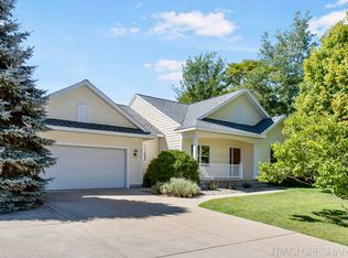18120 Wildwood Springs Pkwy, Spring Lake, MI 49456