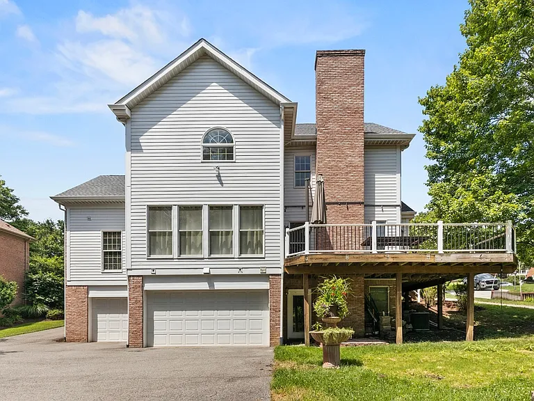 1526 Allison Dr — Photo 5