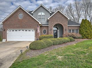 304 Southridge Dr, Blountville, TN 37617
