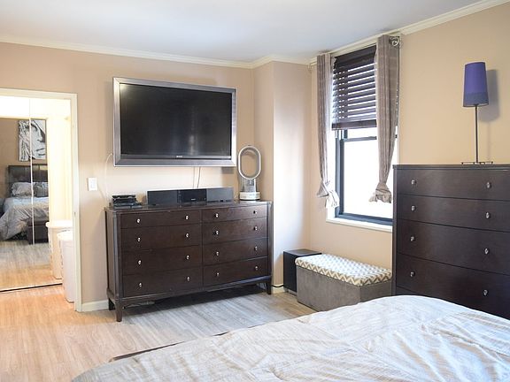 5th image of 301 E 87th St #12_F