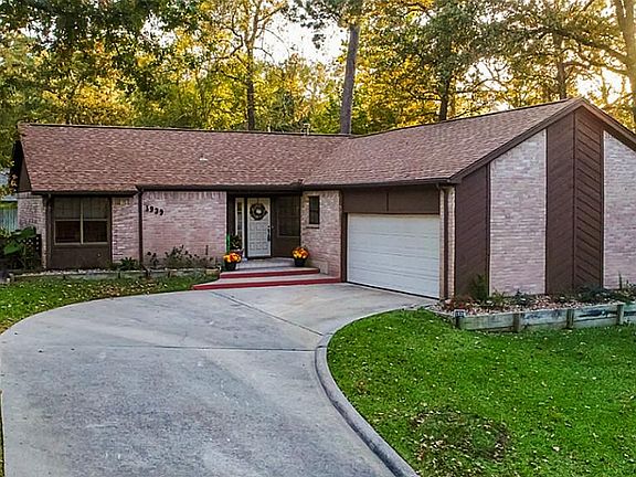 2nd image of 1939 Foxbriar Dr