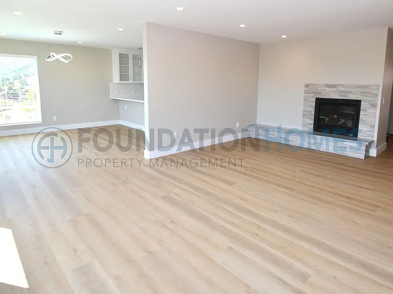 124 Esmeyer Dr — Photo 5