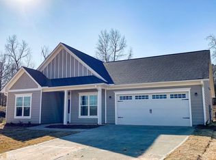 164 N Point Cir, Hartwell, GA 30643