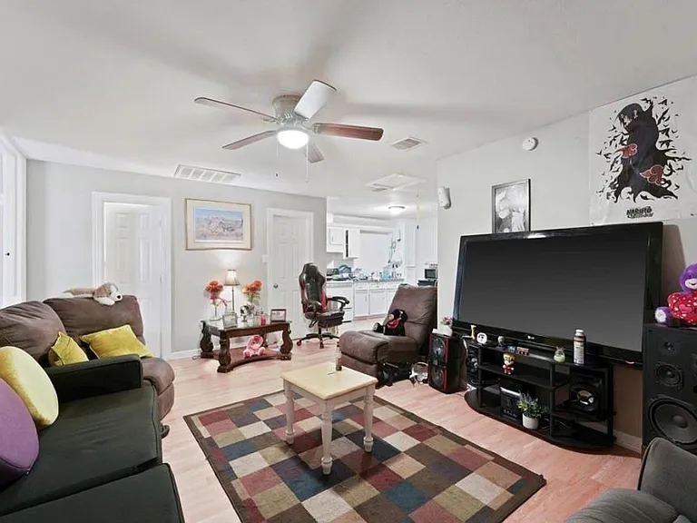 8538 Sunderland Rd #B — Photo 7